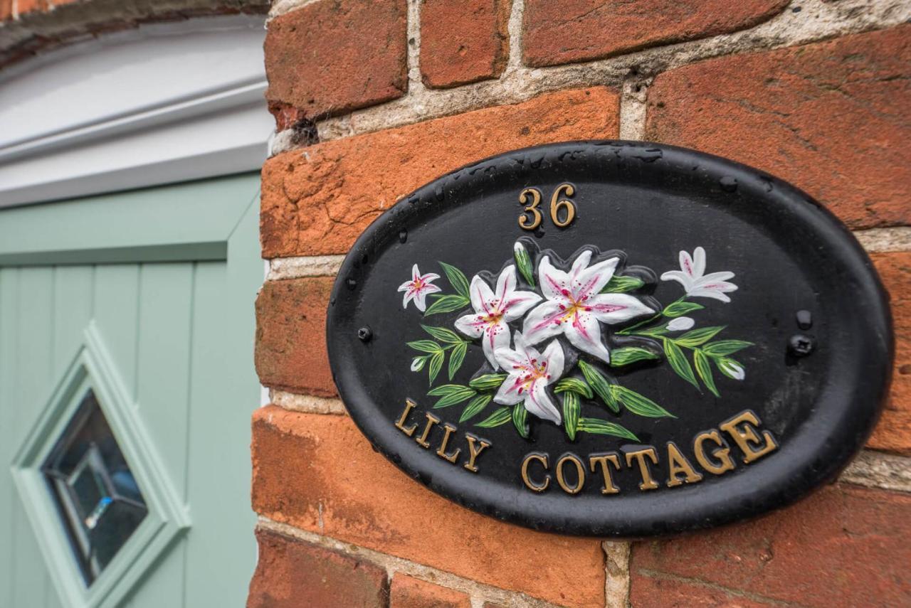 Lily Cottage, レイストン エクステリア 写真